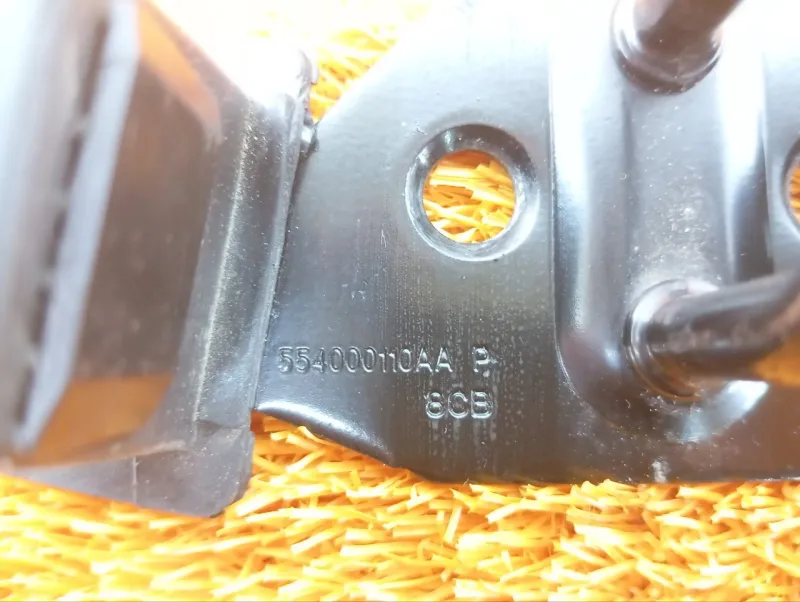 Ответная часть замка багажника