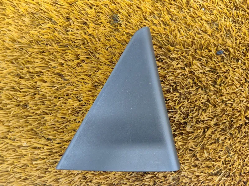 Уголок двери