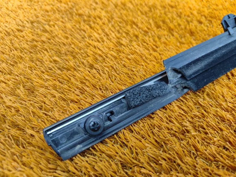 Молдинг стекла