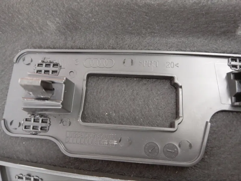 Обшивка багажника