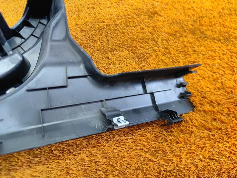 Накладка на порог салона