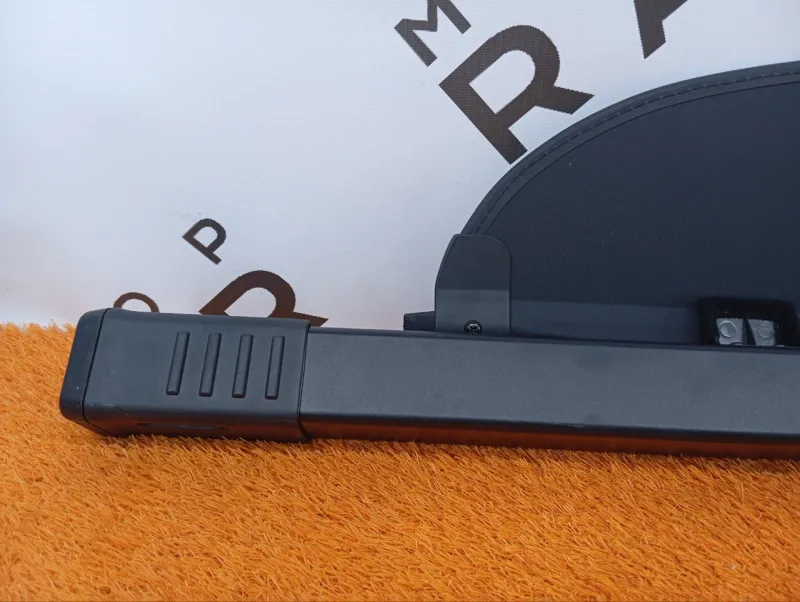 Шторка багажника