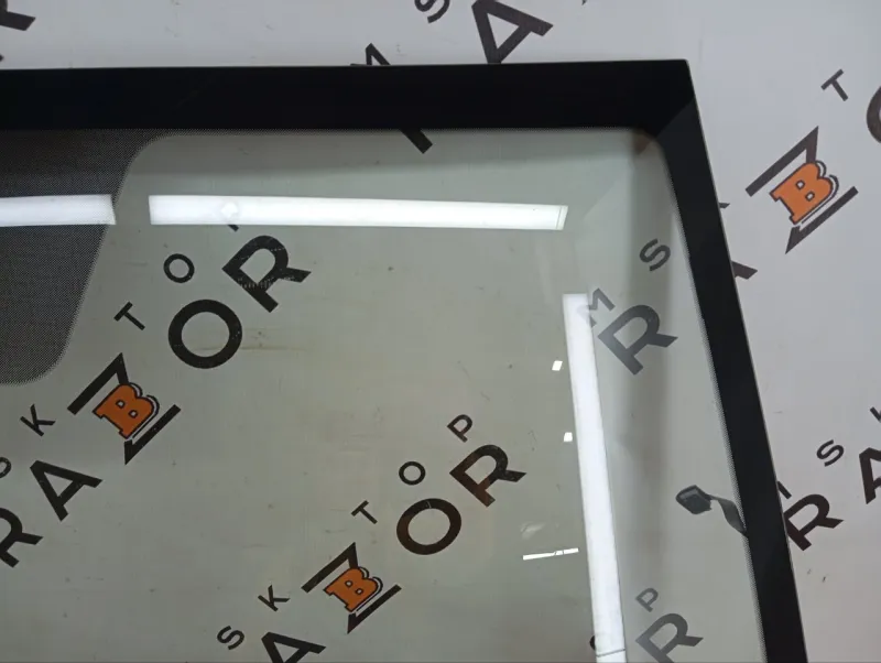 Стекло лобовое