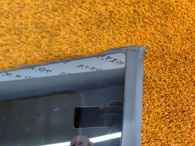 Стекло кузовное глухое