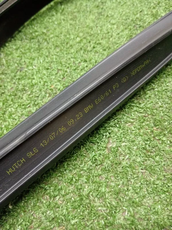 Уплотнитель стекла двери