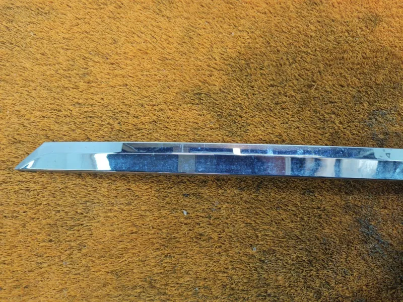 Накладка крышки багажника