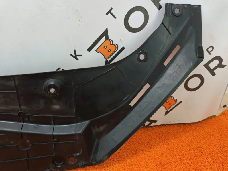 Накладка замка капота