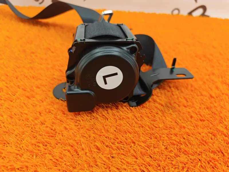 Ремень безопасности