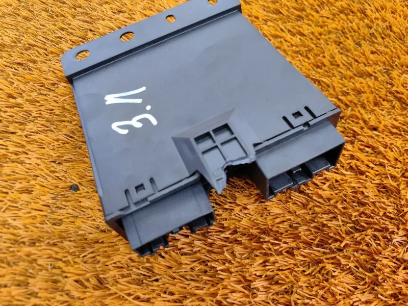 Блок управления крышкой багажника