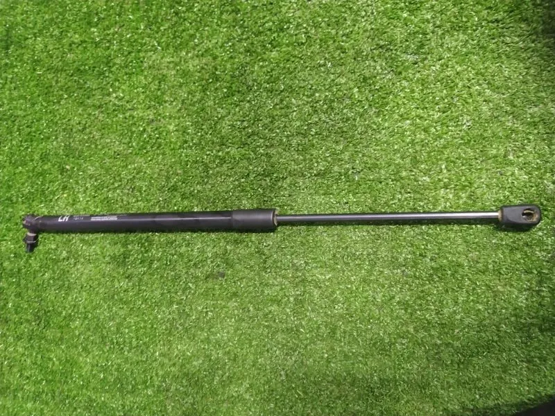 Амортизатор крышки багажника