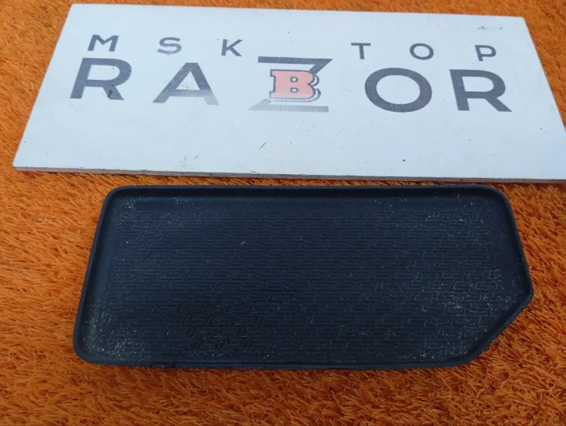 Коврик центральной консоли