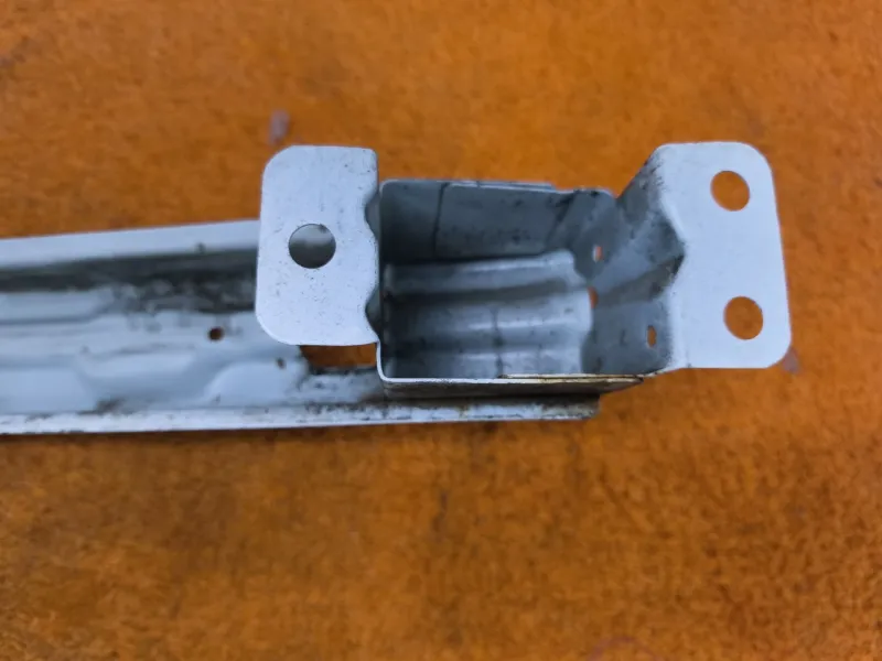 Усилитель бампера