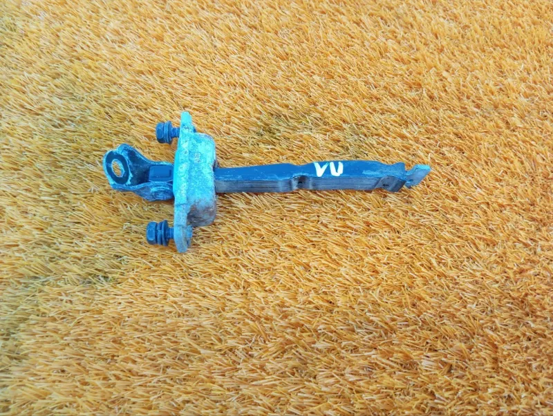 Ограничитель двери