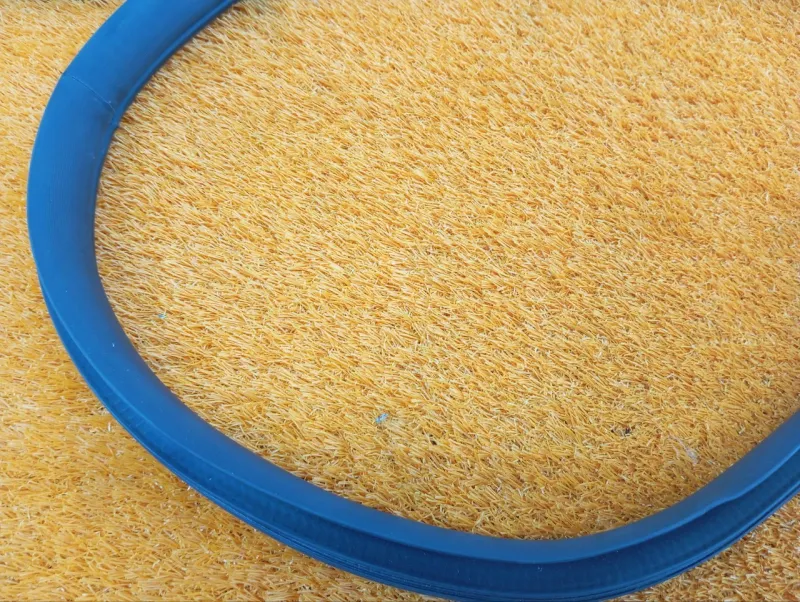 Уплотнитель проема двери