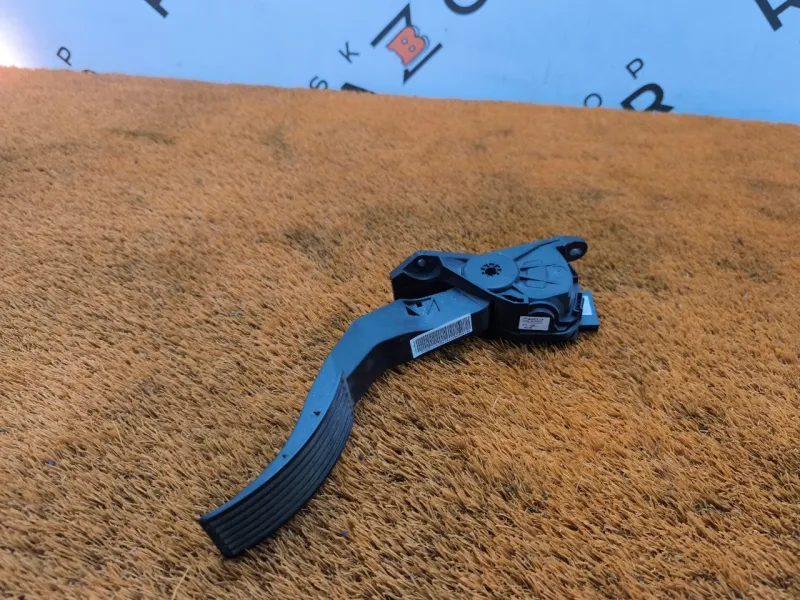 Педаль газа