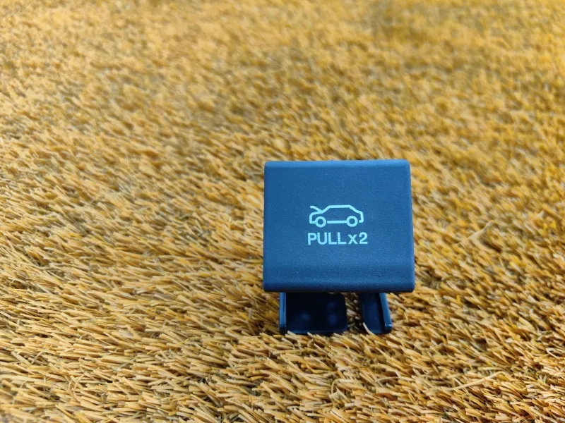 Ручка открывания капота