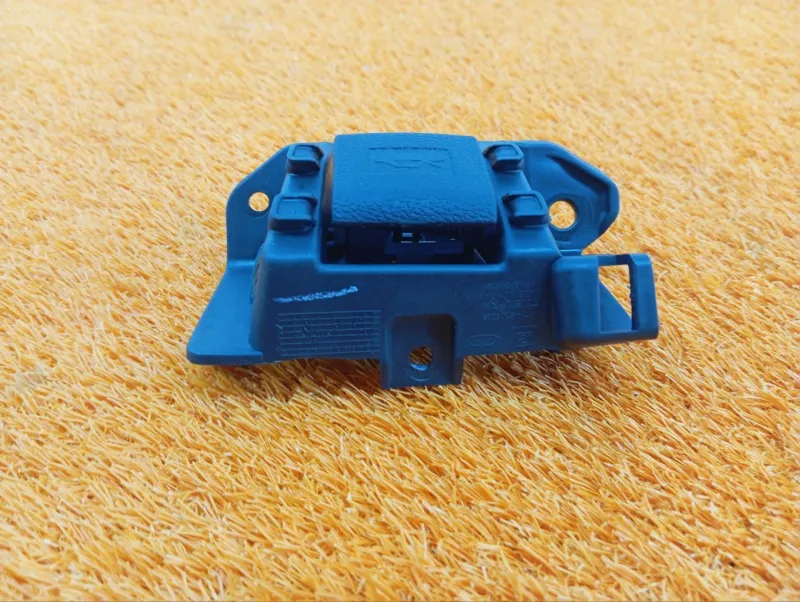 Ручка открывания капота