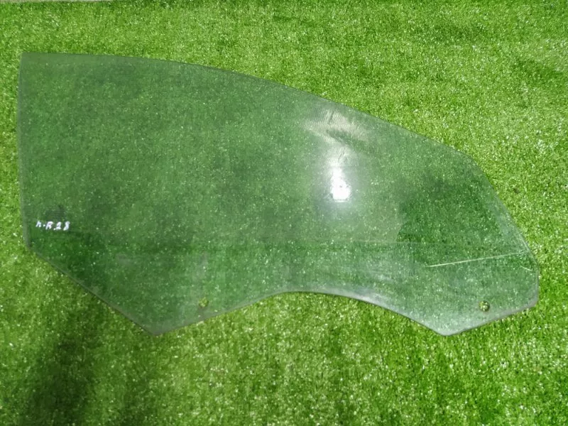 Стекло двери BMW 5-Series 2012 51337182110 F10, переднее правое