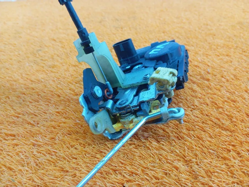 Замок двери