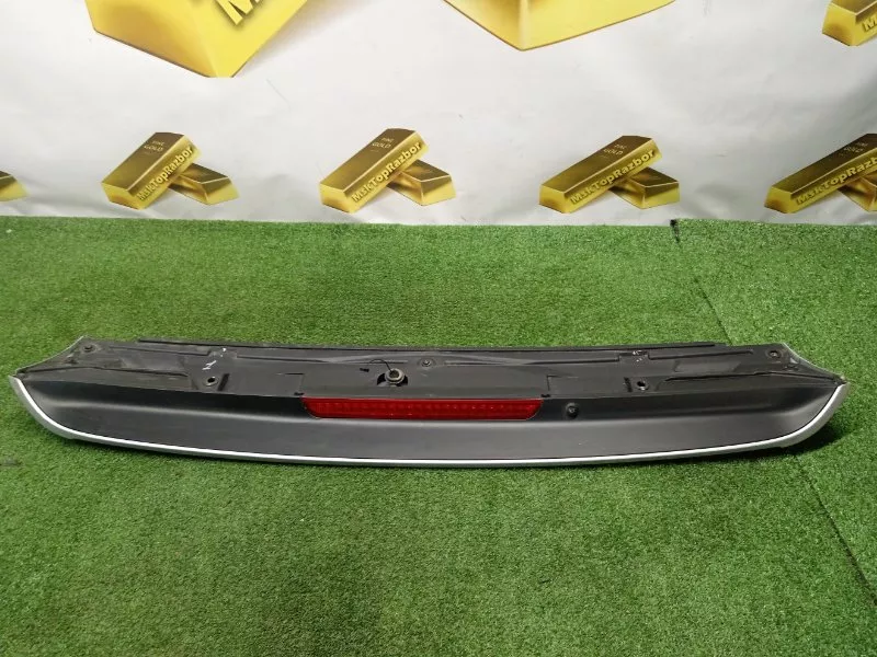 Спойлер багажника