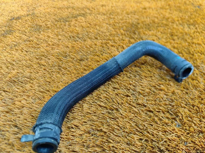 Патрубок радиатора