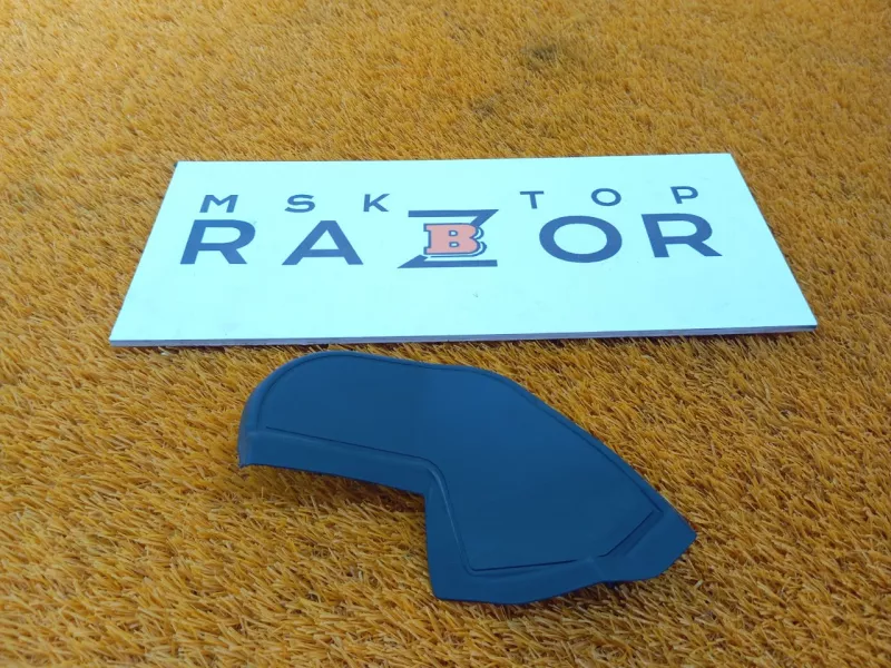 Накладка крышки багажника