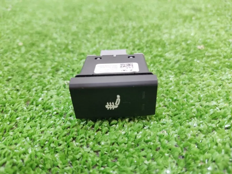 Кнопка обогрева сидений