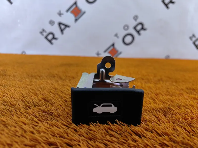 Ручка открывания капота