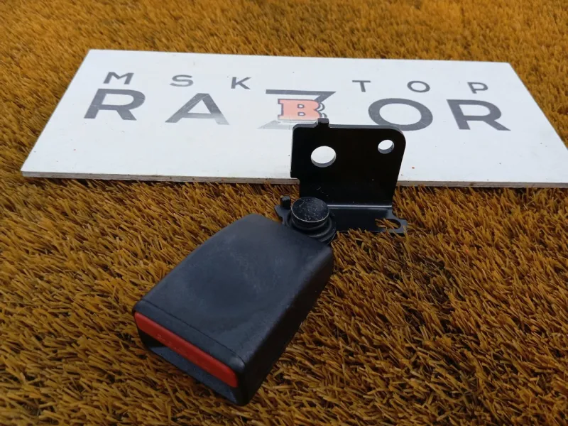 Ответная часть ремня безопасности