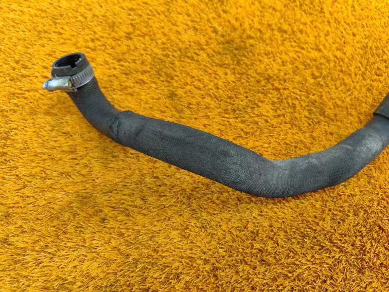 Патрубок радиатора