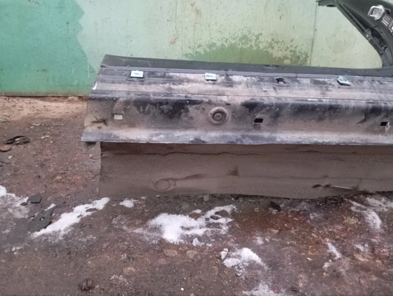 Порог с центральной стойкой