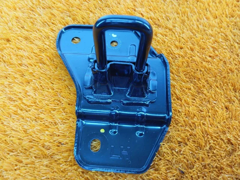 Замок спинки сиденья