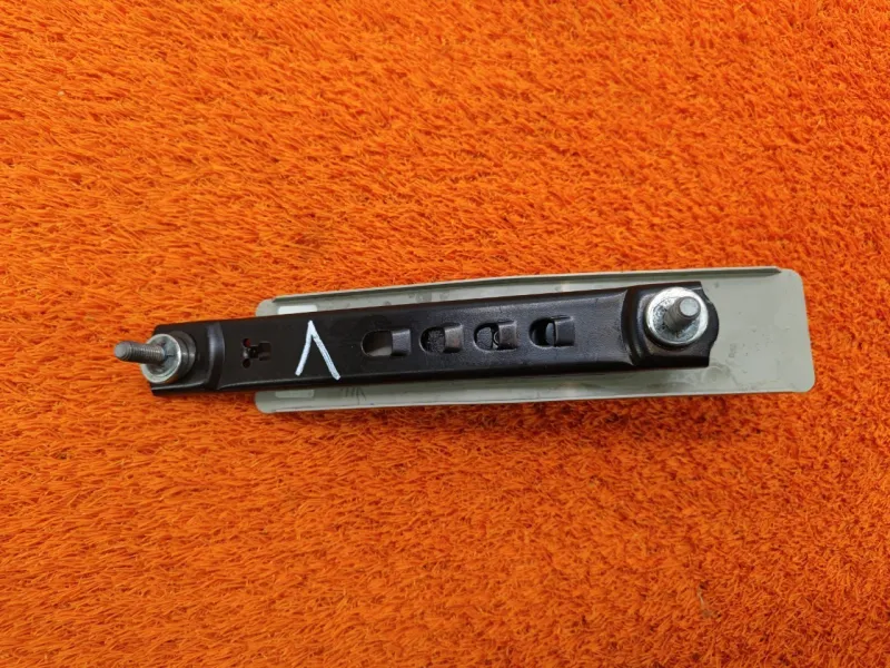 Механизм регулировки ремня безопасности