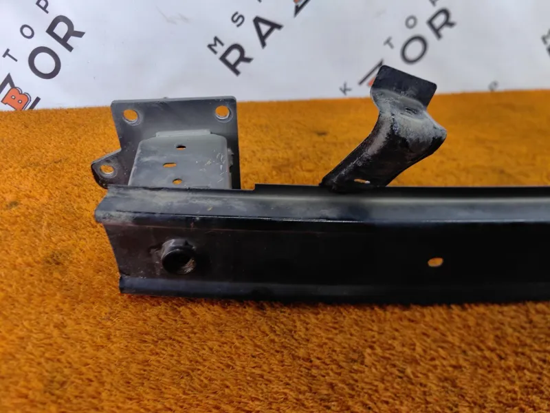 Усилитель бампера