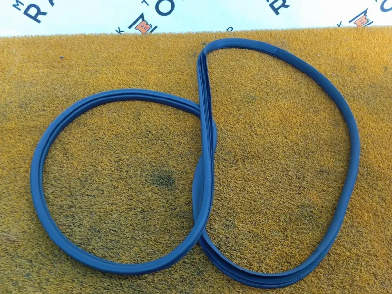 Уплотнитель проема двери