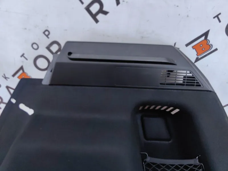 Обшивка багажника