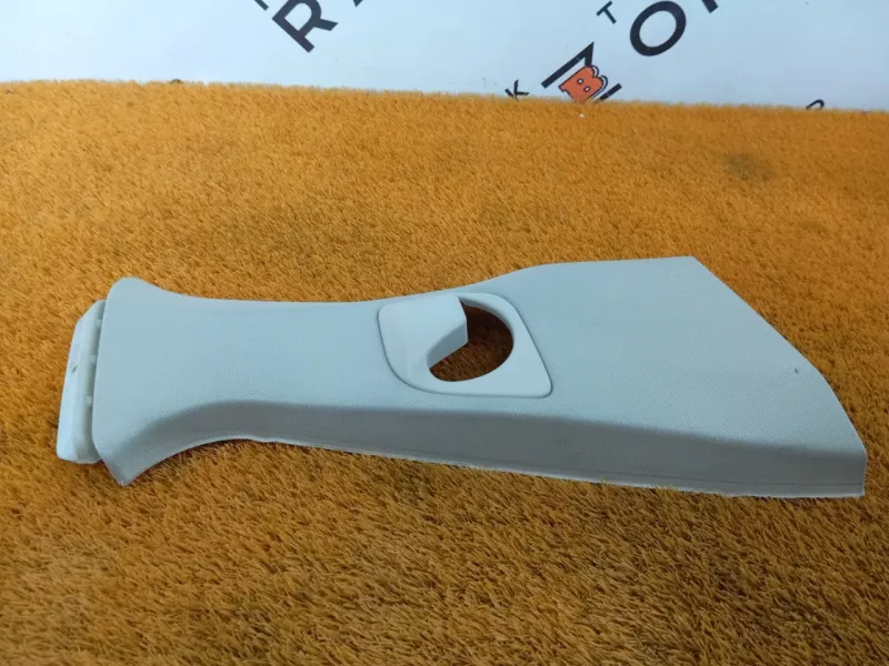 Обшивка центральной стойки