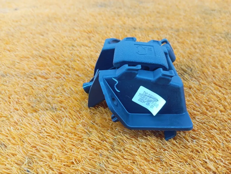 Ручка открывания капота