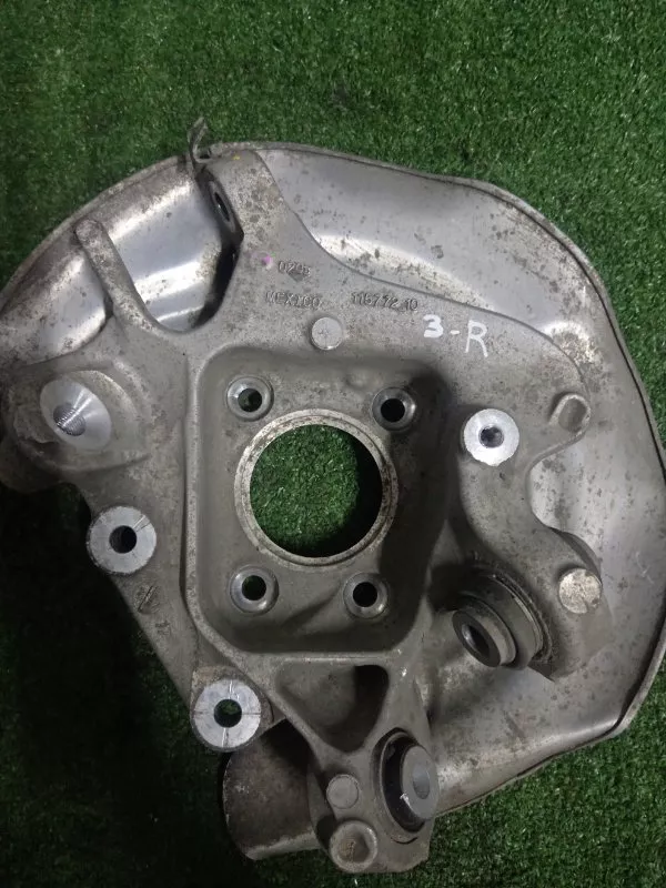 Кулак поворотный