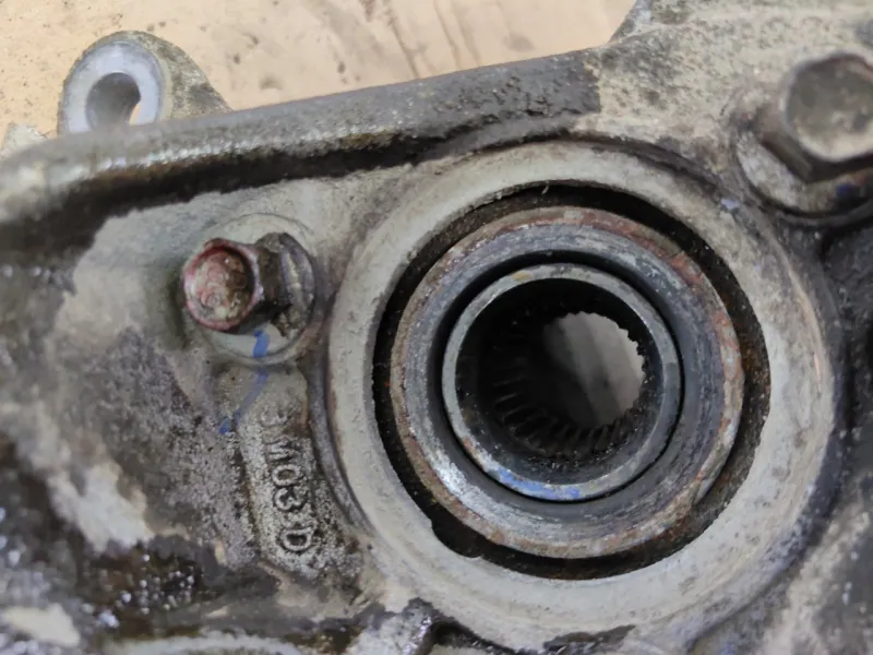 Кулак поворотный