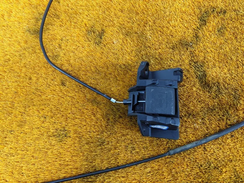 Ручка открывания капота