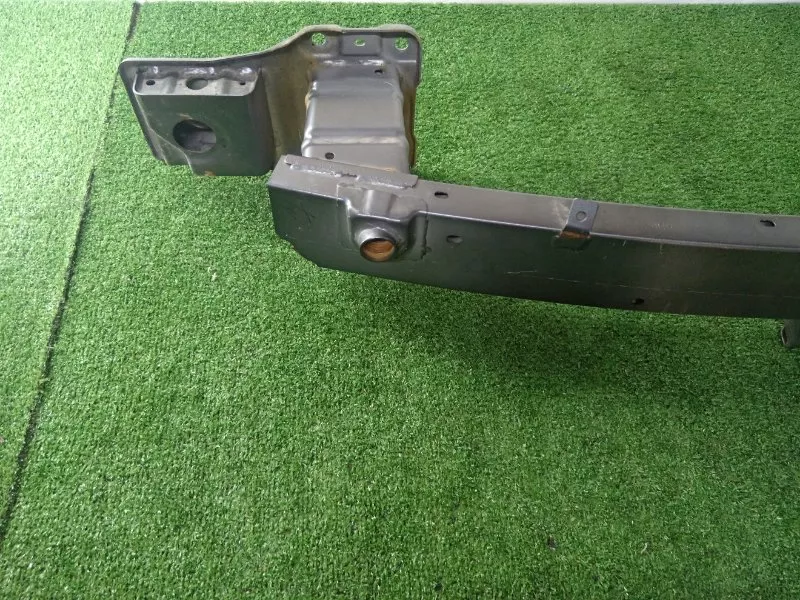 Усилитель бампера