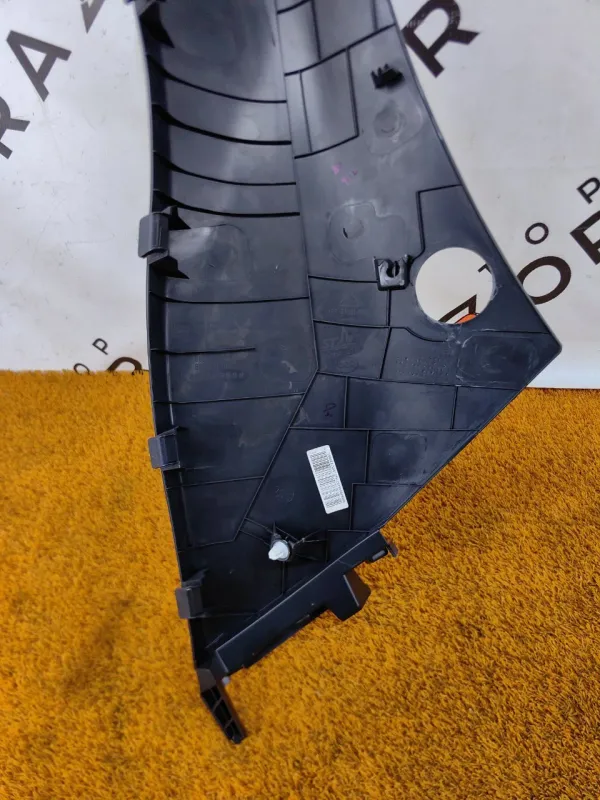 Накладка на стойку кузова