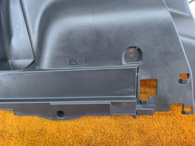 Обшивка багажника