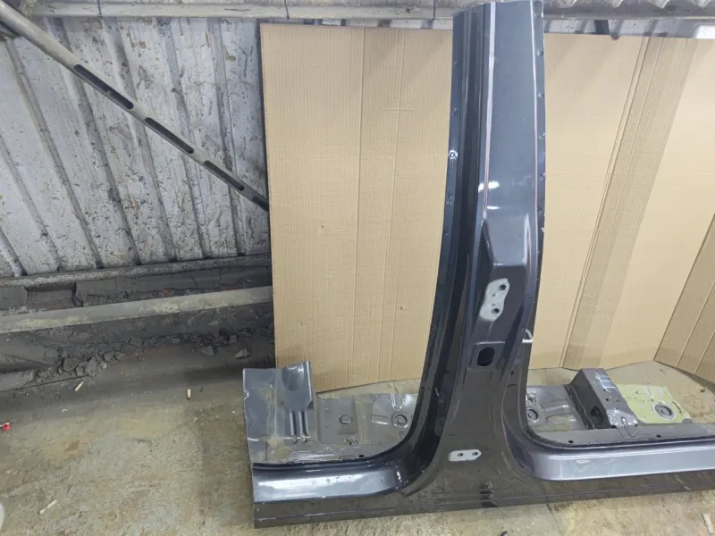 Порог с центральной стойкой