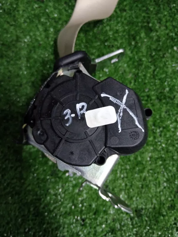 Ремень безопасности