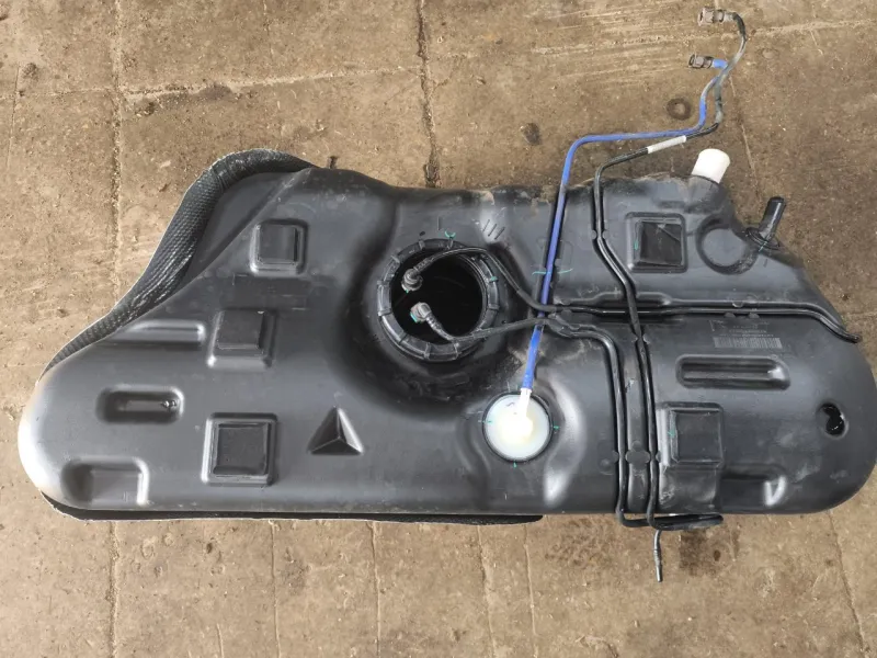 Бак топливный