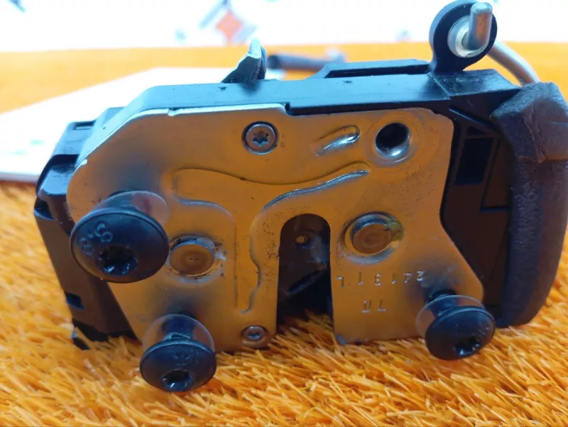 Замок двери