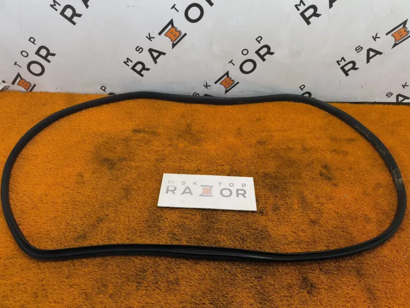 Уплотнитель проема двери