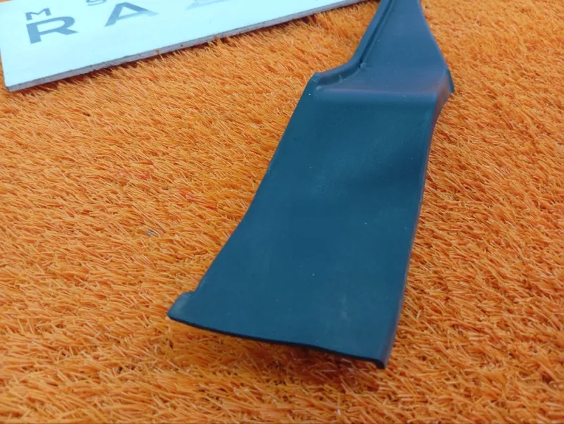 Накладка петли капота